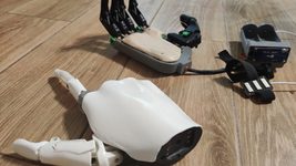 Стартап Versi Bionics, разработавший биоруку, хочет доделать существующую версию. Для этого месяц будут работать в Одессе и ищут там квартиру