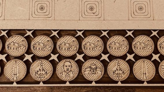 На Kickstarter збирають кошти на патріотичні дерев'яні шахи 6 в 1, що популяризують українську культуру