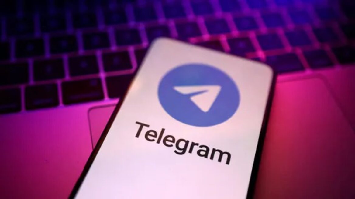 Суд у Хмельницькому засудив чоловіка до 3 років за розсилку порно в Telegram і заборонив працювати з дітьми