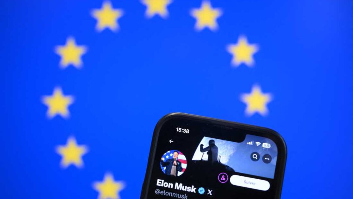 Європейський Союз оштрафував X (Twitter) за розпродаж галочок верифікації ботам. Власник соцмережі Ілон Маск образився й закликає розпустити ЄС
