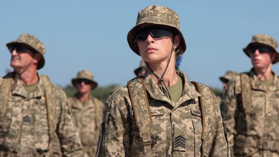 Міноборони офіційно відклало обов'язковий військовий облік жінок на 1 рік —  до жовтня 2023