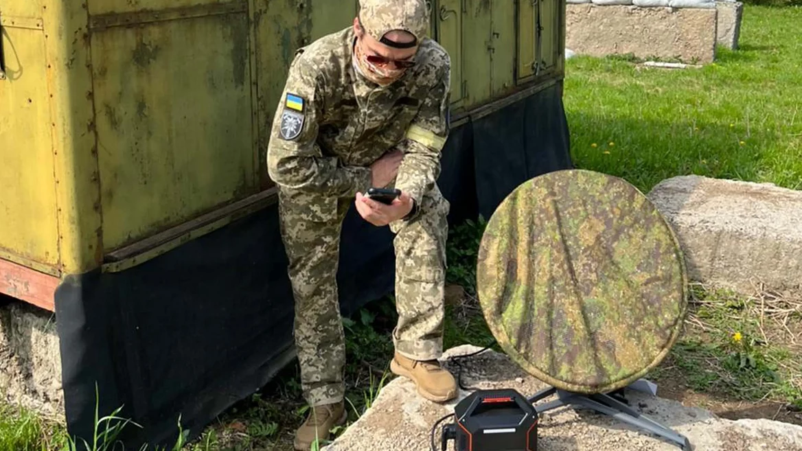 Президент Фінляндії: «Я благаю Ілона Маска надати українцям можливість використовувати Starlink як на окупованій території України так і в росії»