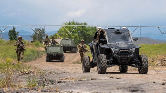 Американська Forterra розгорнула в Україні понад 100 автономних траноспортів Lancer оснащених Starlink