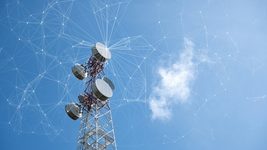 Vodafone запустив в Україні компанію, яка будуватиме телеком-вежі, – UNS. Схожа тепер вже є у французького мільярдера Ксав’є Ніеля  