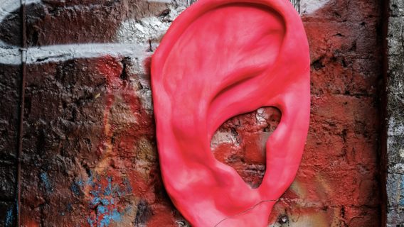 Ученые создали приложение в виде чат-бота, которое поможет преодолеть шум в ушах. Как это работает?