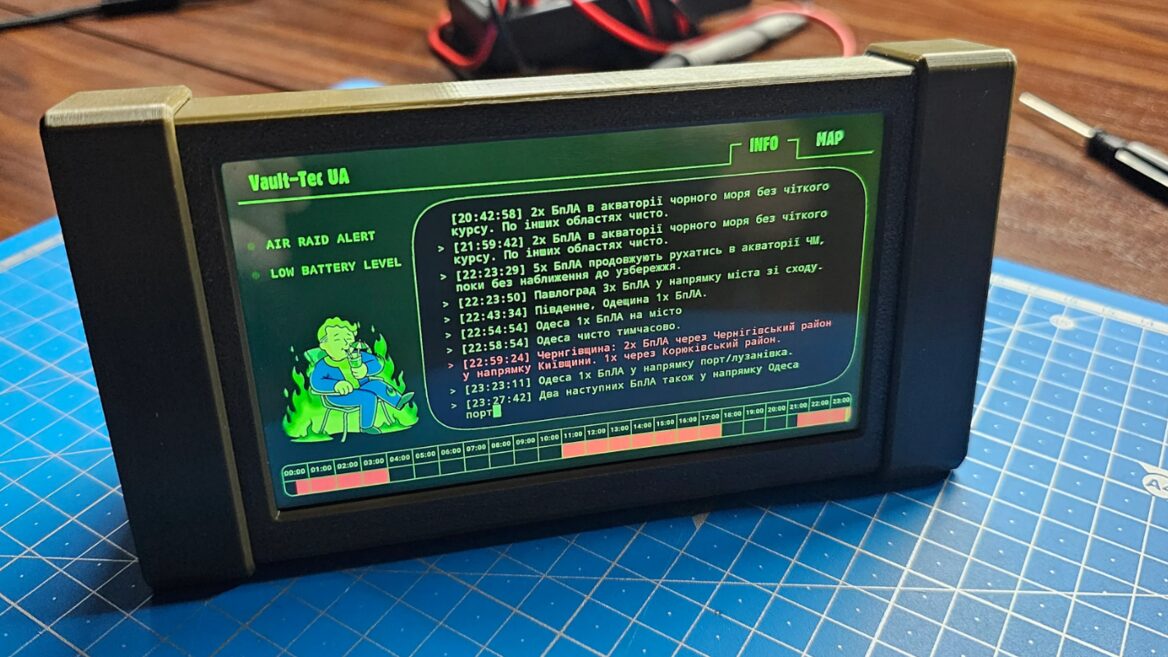 Фанат Fallout з України створив систему в дусі Pip-Boy, що відстежує повітряні тривоги та відключення світла