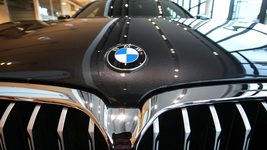 Кіберпанк, на який ми заслужили: у BMW заблокували підігрів сидінь заради підписки за $18