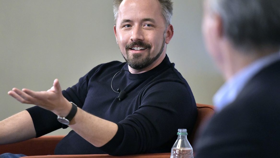 «Світ уже змінився»: CEO Dropbox розкритикував повернення в офіси