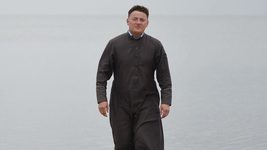 Диджитал-отця ПЦУ захейтили в мережі за відео, де в Київській Лаврі моляться за росію. Він опублікував відеодоказ із молитвою