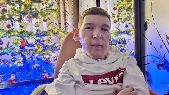 Шахрайство року. Нацполіція проводить обшуки вдома в Назарія Гусакова та у його друзів, яких чоловік долучав до зборів