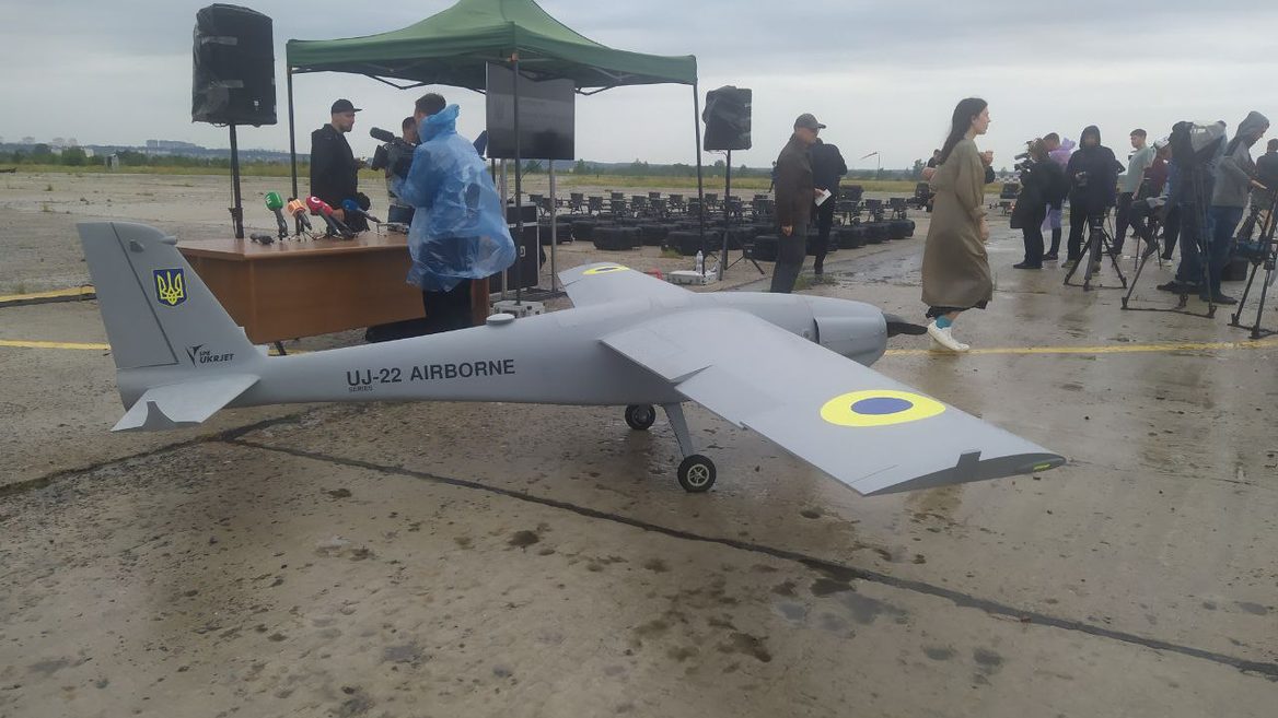Fly Eye DJI UJ Airborne и другие. Фоторепортаж с тайной аэродрома дронов