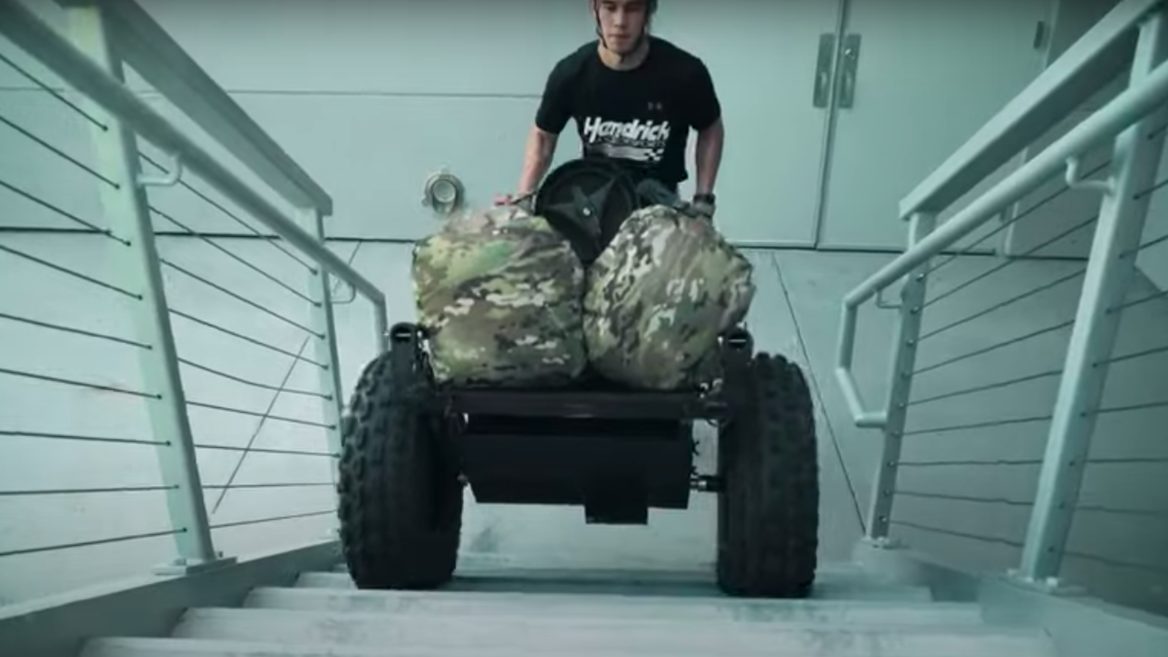 Компания Bike Box из Чернигова разработала для украинской армии электрическую тележку. Он может перевозить до 250 кг. Как выглядит