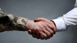 Кабмін дозволив скасовувати бронювання для підприємств. Копію рішення отримає Мінцифри та інші міністерства