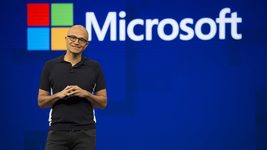 CEO Microsoft cкоротили зарплату, при цьому він отримав на 63% більше. Як таке можливо