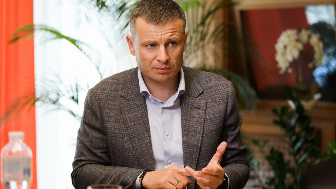 Очільник Мінфіну заявив що уряд готовий до дискусії про збільшення податків але «короткої та ефективної»