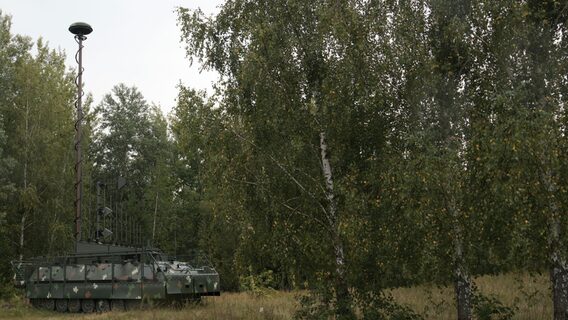 Для штурму та глушіння дронів: компанія «Інфозахист» розробила гусеничний комплекс РЕБ «Меркурій»