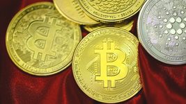 Таїланд видав Китаю криптовалютного шахрая, який організував фінансову криптопіраміду на $14 млрд. Як влаштована схема