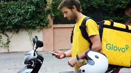 Glovo запустила первый dark store в Киеве. Где и как он работает Glovo запустила первый dark store в Киеве. Где и как он работает
