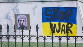 «Україну зітруть з лиця Землі, ура!» Американські соцмережі все рідше видаляють подібні пости і коментари. Чому?