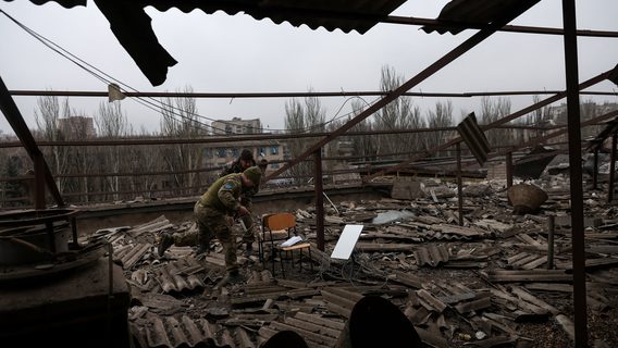 «Складні й дорожчі, менш зручні, але вони є». Які альтернативи матимуть українські військові у разі відключення Starlink «Складні й дорожчі, менш зручні, але вони є». Які альтернативи матимуть українські військові у разі відключення Starlink