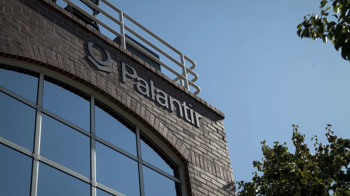 Palantir подала до суду на колишніх ШІ-інженерів які начебто викрали секретну інформацію для конкурента