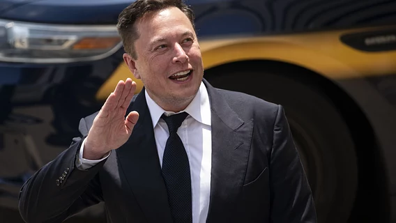 Правитель рф заявив про координацію дій із SpaceX щодо низькоорбітальних супутників та назвав Маска «генієм»