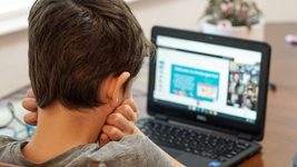 Якщо ваші діти прогулюють дистанційку, будьте готові до суду. Вже є прецедент