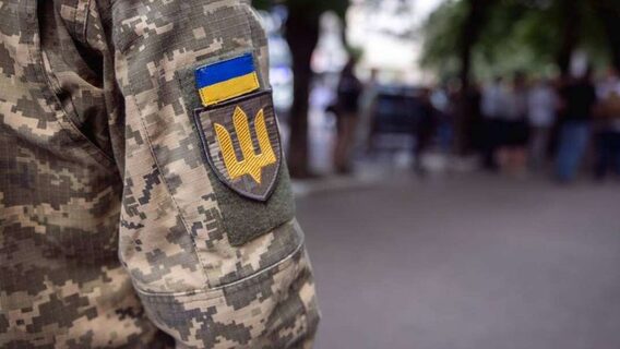 "When you're a clerk, you don't hear explosions, groans, last words. You don't see blood, wounded bodies without limbs and with their insides ripped out." Mobilization diary from an IT worker in Threads — about changes in the mentality of the army, front-line cities, and losses