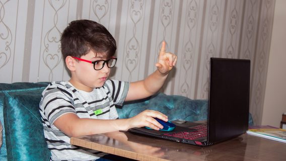 Користь, майбутня професія чи марно витрачені гроші? Що думають IT-фахівці про курси з програмування для дітей