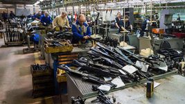 Російський «Калашников» продає зброю в США під іншим брендом в обхід санкцій - розслідування ЕП