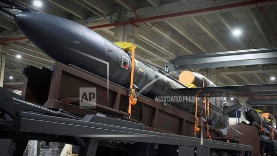 Photojournalist "illuminated" what the Ukrainian Flamingo missile with a range of 3,000 km looks like. What is known about it