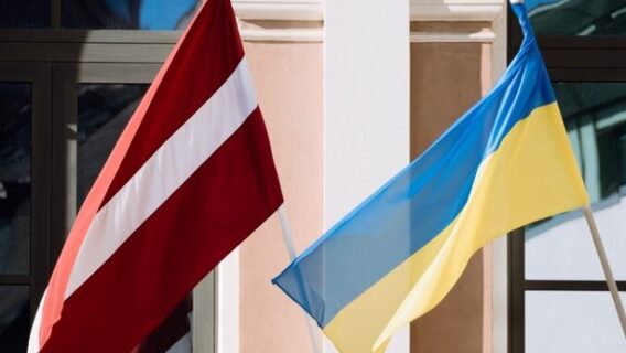 Латвія стала першою країною, яка офіційно визнала українські електронні підписи