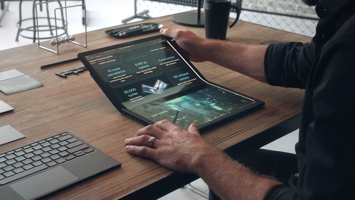 Стартовали продажи первого в мире ноутбука со складывающимся экраном с диагональю 173 дюйма. Вот как он выглядит: фото видео