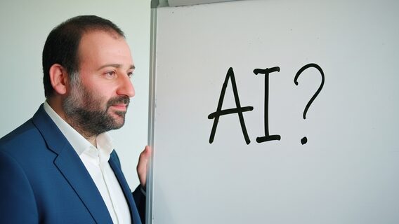 "This is the moment of truth." We asked 6 neural networks how the Mindichgate scandal would affect the course of the war. The results amazed us