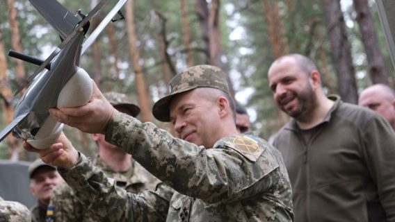 Головнокомандувач ЗСУ Сирський розповів, як далі будуть розвиватися наземні, морські і повітряні БПЛА в Україні