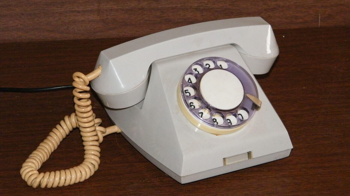 «Укртелеком» почав розсилати листи про припинення надання послуг домашнього телефону. Що пропонують натомість і чи збережеться номер