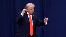 Трамп заявив, що США можуть дозволити виробляти американські ракети в Україні та Європі 