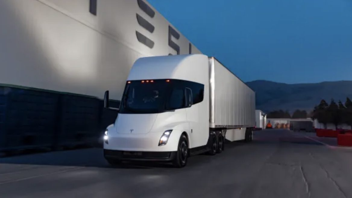 Илон Маск объявил старт производства Tesla Semi Truck и обещает поставить первые автомобили Pepsi до 1 декабря: стоимость фото видео