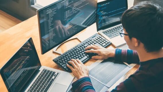 У SoftServe й Ciklum розповіли, чи планують обмежувати бенефіти для ФОП, як це зробив EPAM