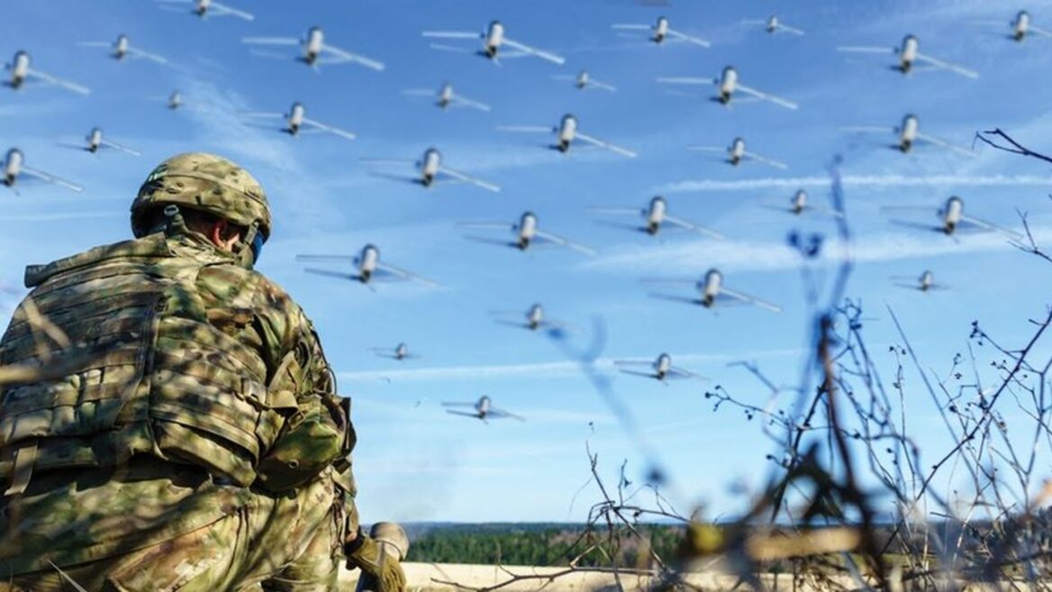 Рої із сотнями дронів якими керує один оператор можуть з’явитися на фронті у 2026 році