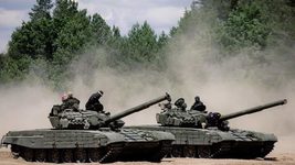 Атлас оружия: Украине передали шведские танки Stridsvagn 122. Какие еще танки получили защитники и от кого