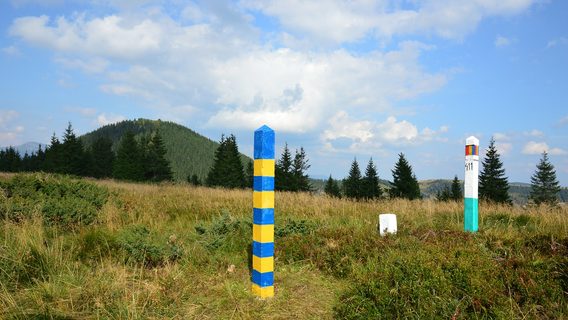 Житель Буковини продавав ухилянтам маршрут перетину кордону з Румунією за $10 000