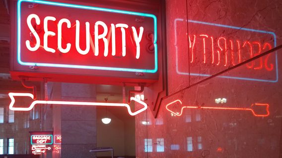 «Будьте пильними. Zero trust — найкраща стратегія в кібербезпеці». Військовий аналітик Сергій Флеш про основні правила кібергігієни для військових і не лише