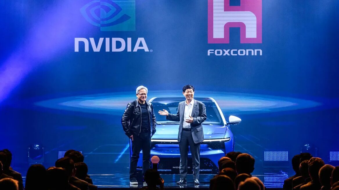 Foxconn і Nvidia будують на Тайвані найбільший ШІ-центр на базі чипів Blackwell GB300 за $14 млрд