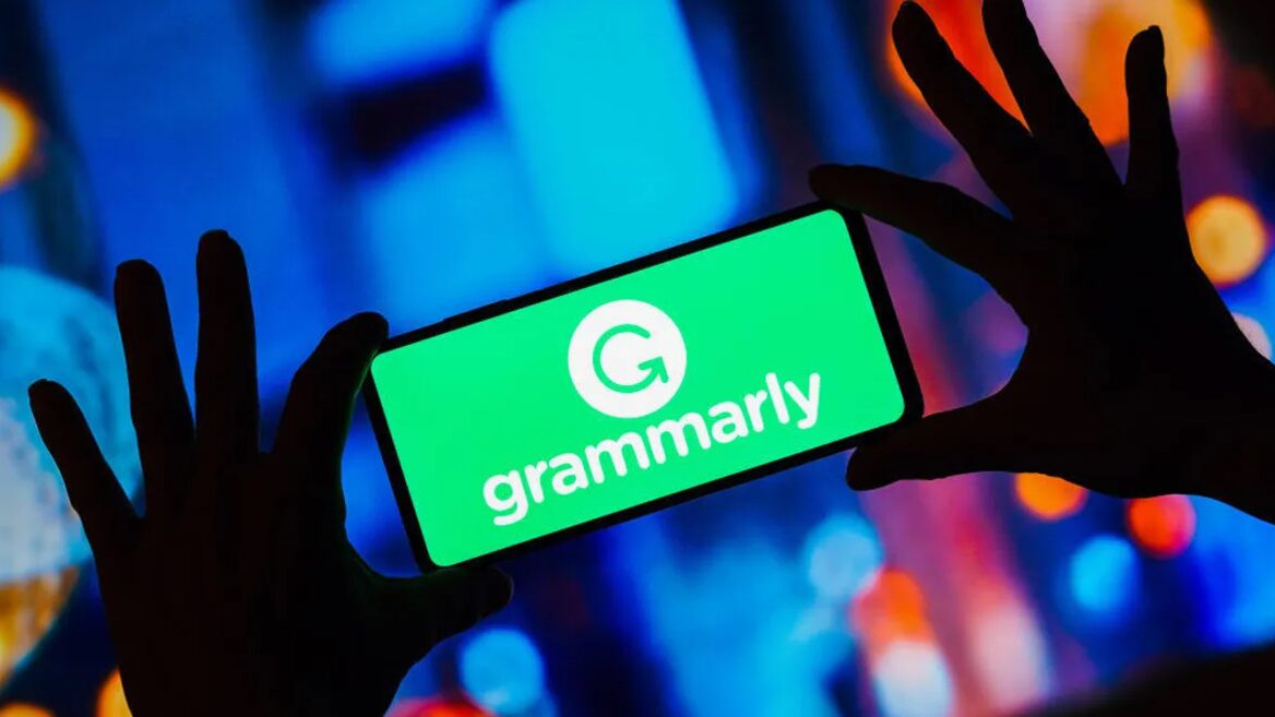 Grammarly запустила ШІ-функцію Expert Review що дає змогу перевіряти текст від імені Стівена Кінга чи Карла Сагана