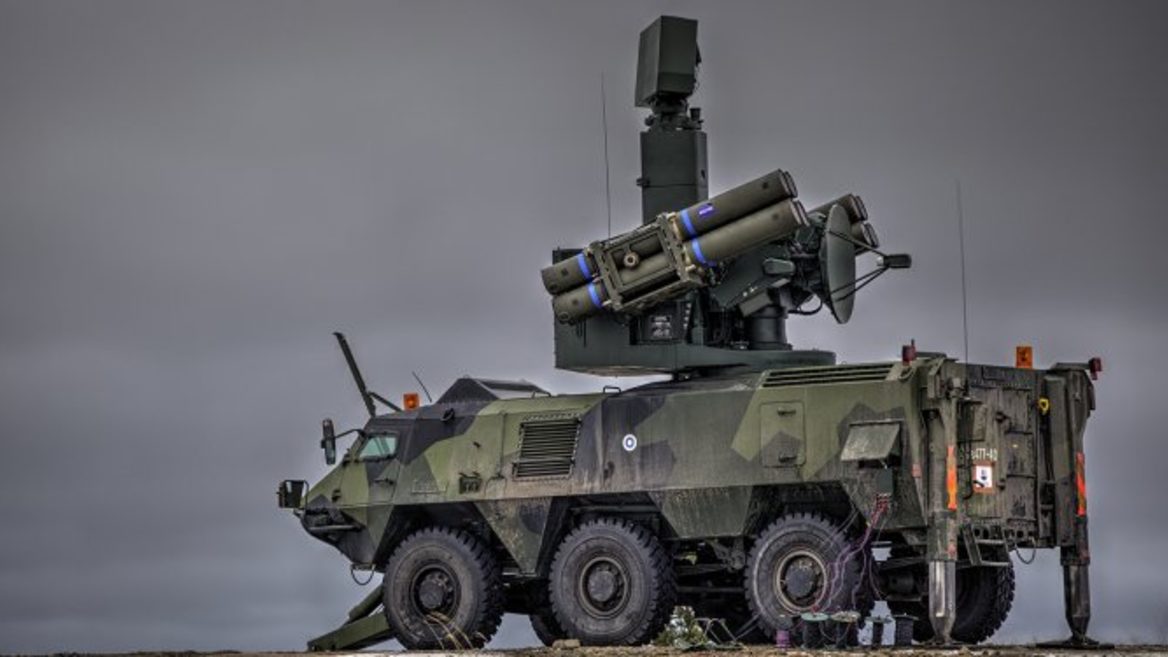 Макрон заявил о предстоящих поставках Украине системы ПВО предположительно ЗРК Crotale. Вот что о них известно