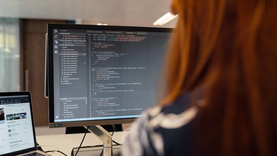 «Найрозумніші компанії будуть наймати більше розробників». CEO GitHub вважає, що компаніям потрібно більше Software Engineers, чию ефективність примножить ШІ