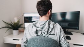 20-летний программист Google работает 1–2 часа в день и получает $150 000. Это новая тенденция в техмире под названием «фальшивая работа»