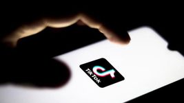 В Черновцах тиктокерша сняла и выложила в сеть передвижения техники ВСУ. Вот какой приговор ей назначил суд